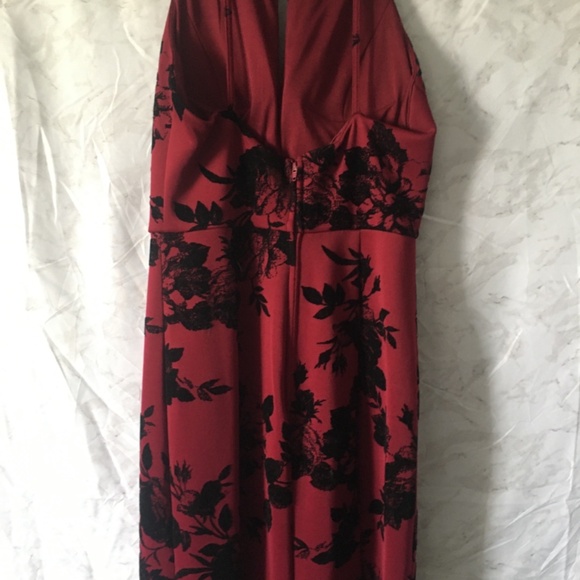 Formal gown - Picture 3 of 5